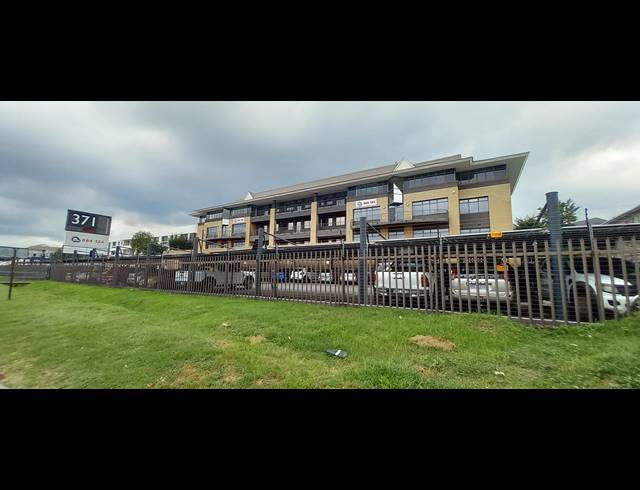 300M² OFFICE TO LET IN EDENBURG